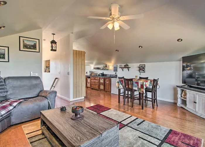 Near White Mountain Lake: W/ Balcony & Patio Show Low